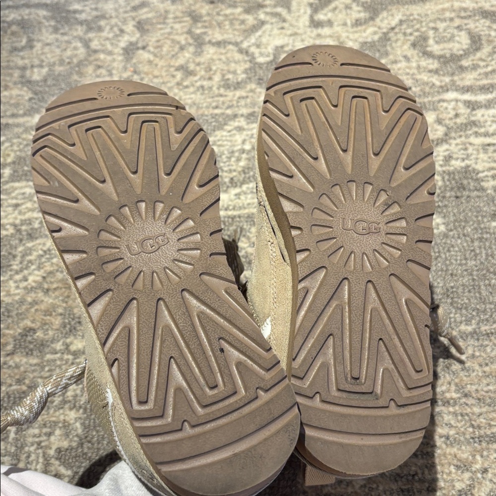 UGG Women’s lowmel sneakers in color sand - Picture 4 of 4